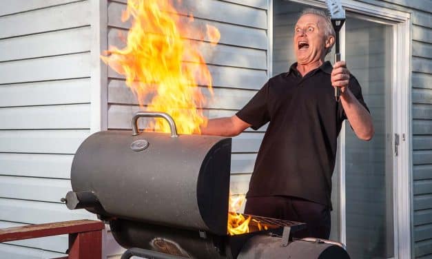 Why Grease Buildup is a Serious Risk for your Barbecue